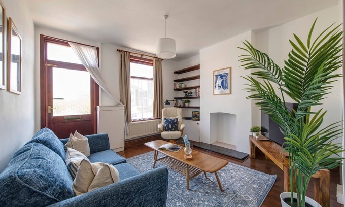 Bramcote Casa | Charming & Cosy Home | Free Wi-Fi & Great Location