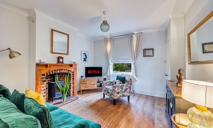 Gawcott Casa | Charming Cottage Free Parking Fast Wifi Smart TV