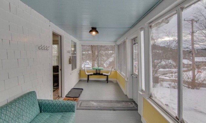 Littleton Casa | Charming Cottage in Downtown Littleton
