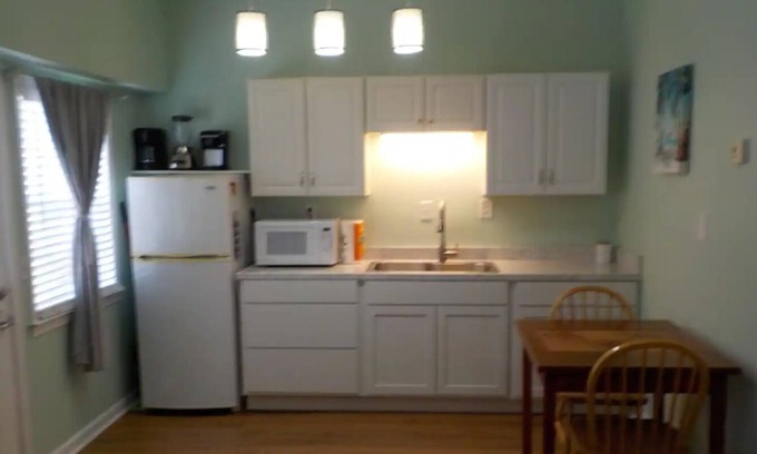 East Hill Cabaña | Charming cottage in Pensacola