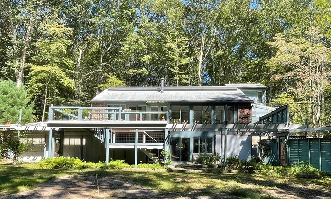 Clinton Casa | Charming country retreat. Minutes away from the beach. A perfect getaway!
