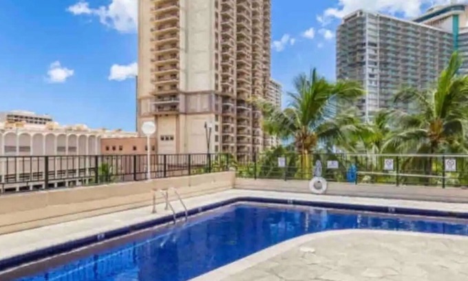 Waikiki Hotel | Charming Diamond Head Views in Waikiki