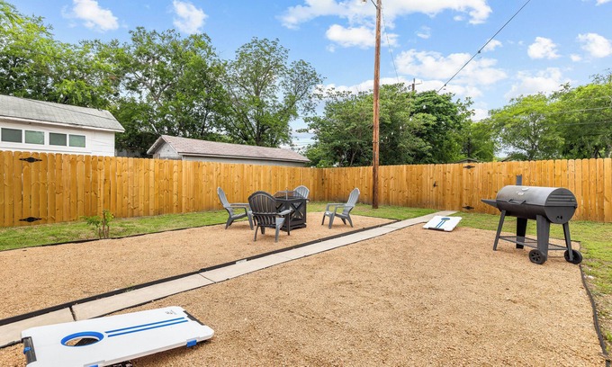 Highland Park Casa | Charming Duplex Near Downtown & Riverwalk 101