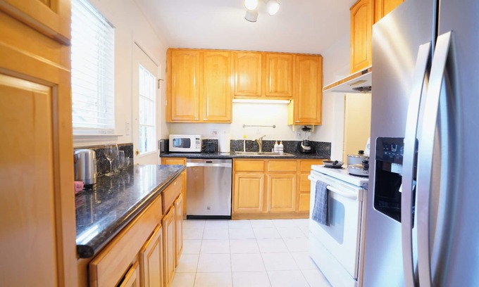 Barron Park Casa | Charming Family Friendly 4BR - 7 Min to Stanford