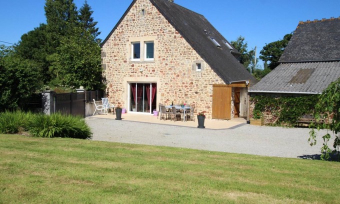Biniville Cabaña | Casa rural con jardín, terraza y sala de juegos, corazón del Cotentin, mascotas bienvenidas