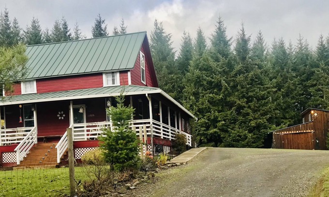 Yamhill Otro | Encantadora casa de campo de cuatro dormitorios y dos baños en la región vinícola de Yamhill
