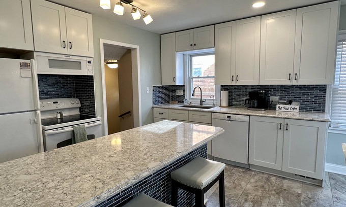 Canton Casa | Charming Football Hall of Fame Bungalow