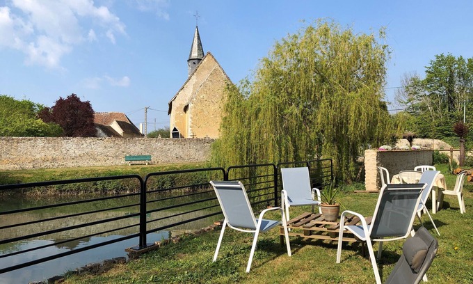Mezieres-sur-Ponthouin Cabaña | Molino pintoresco cerca del río con equipo moderno y pesca