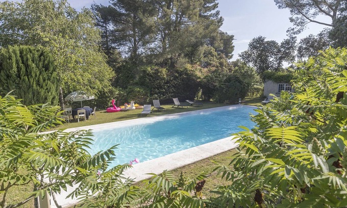 Saint-Etienne-du-Gres Casa | Charming 18th century farmhouse and exceptional garden near Saint Rémy de Provence