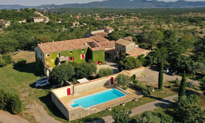 Joyeuse Cabaña | Mas Ardéchois l'OUSTAOU *** piscina climatizada