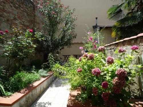 Santo Spirito Apartamento | Charming Garden in Florence
