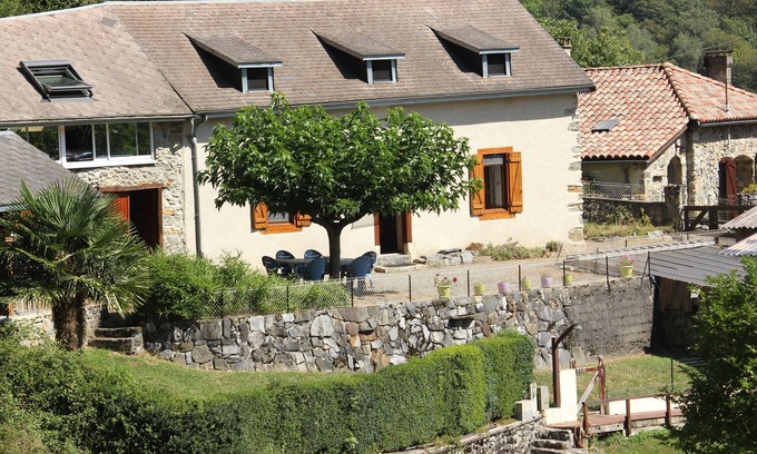 Sengouagnet Casa | casa cómoda estación de préstamo de Mourtis, Wi-Fi, Chimenea
