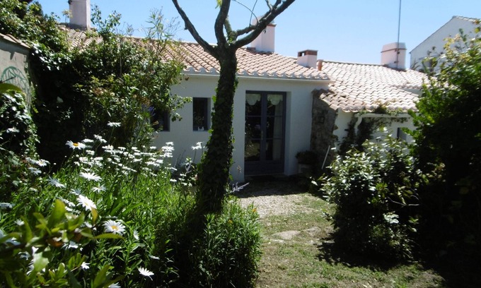 Noirmoutier-en-l'Ile Casa | Charming house in Noirmoutier village with garden for 4 people