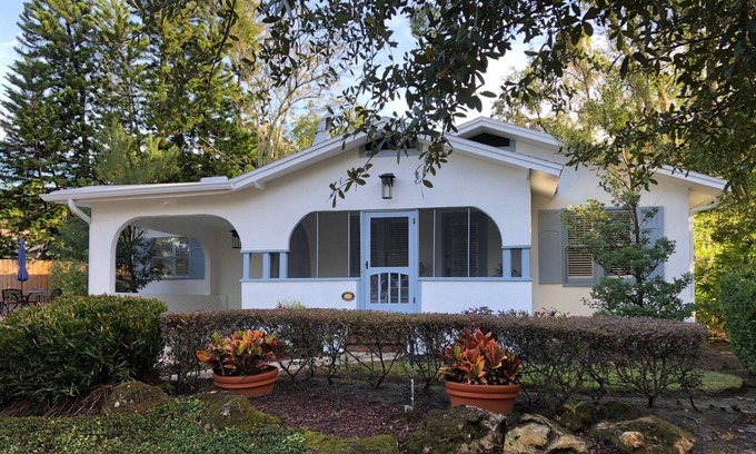 Winter Park Casa | Charming home 3 blocks from historic Park Avenue & one block from Lake Virginia