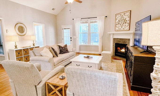 Riverwood Plantation Casa | Charming Home - Near Champions Retreat