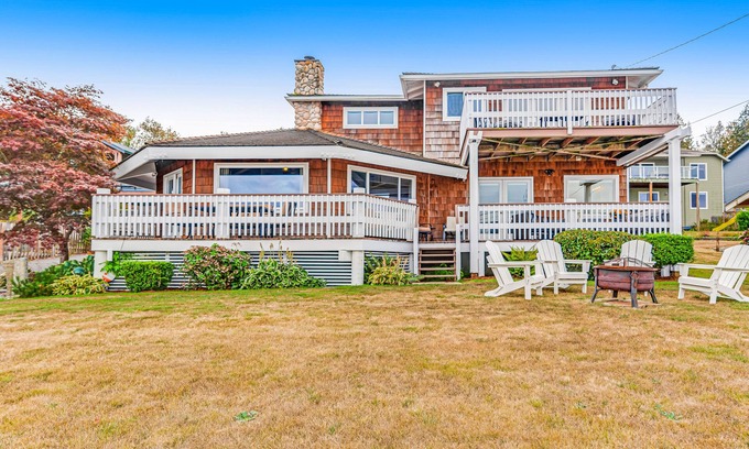 Blaine Casa | Charming home with amazing ocean views, fireplace, double oven, and washer/dryer