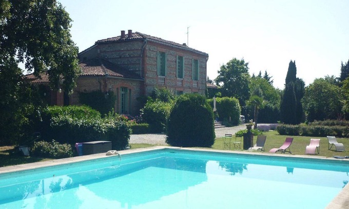 Cintegabelle Casa | Charming house / Gîte sleeps 12