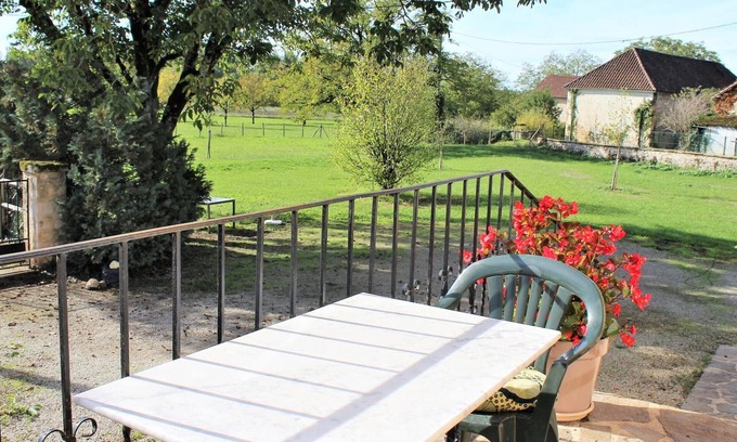 Coulaures Cabaña | Casa Rural con Jardín Privado en el Corazón de Périgord, Ideal para Familias y Mascotas