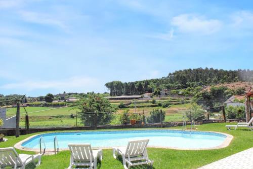 Vila Nova de Famalicao Casa | Charming House in Requião with Shared Pool