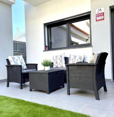 Quinta Do Conde Casa | Charming House with Garden in Quinta do Conde, Air Conditioning