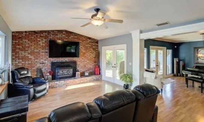 Clovis Casa | Charming house with 2 bedrooms in Clovis with WiFi and pool