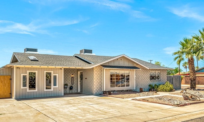 Scottsdale Estates Ten Casa | Charming house with pool, central AC, washer/dryer, full kitchen & grill