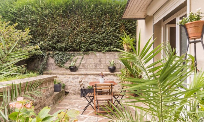 Isigny-le-Buat Apartamento | Encantador estudio independiente con terraza, jardín y aparcamiento, cerca del Mont St-Michel