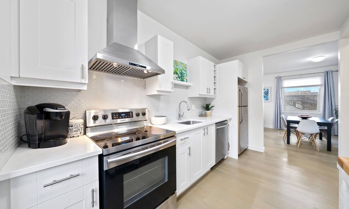 Inglewood Casa | Charming Inglewood House!