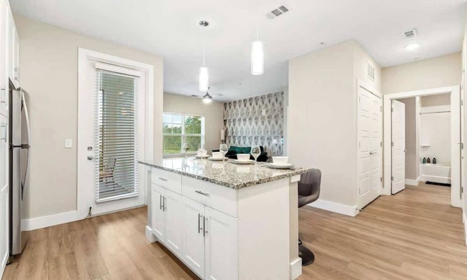 Southeast Orlando Apartamento | Charming King Suite, Near Universal & Pet-Friendly