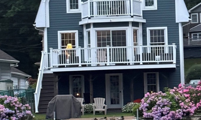 Lake Hopatcong Casa | Charming Lake Home on Lake Hopatcong in a quiet cove bring a boat or Waverunner