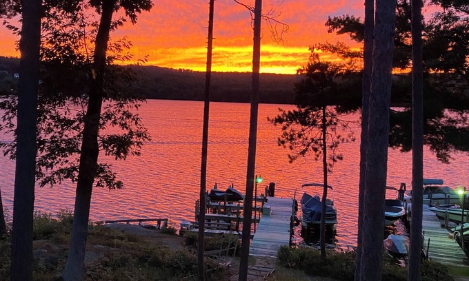 Laconia Apartamento | Charming Lakefront Studio Condo