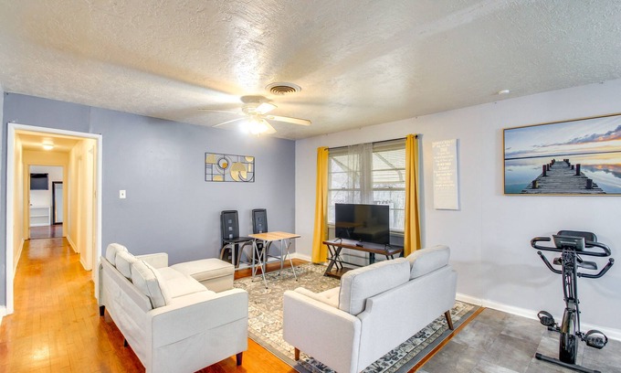 Lawton Casa | Charming Lawton Escape w/ Patio + Grills!