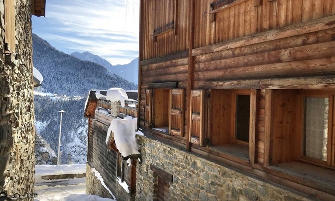Huez-en-Oisans Casa | Charming Le Dénali 4* house 250m from the cable car + large terrace and sauna