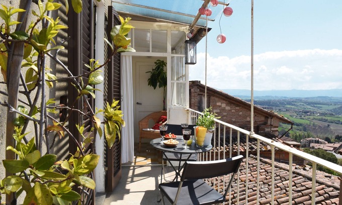 Todi Apartamento | Encantadora casa medieval con impresionantes vistas en el centro histórico de Todi
