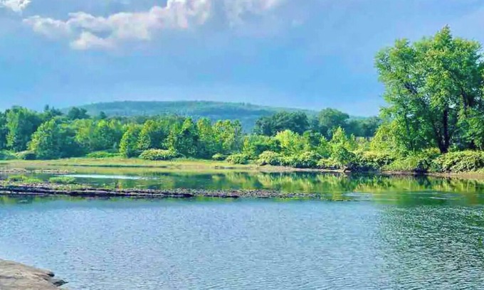 Montague Casa | Charming Milford-Montague Riverway Cottage