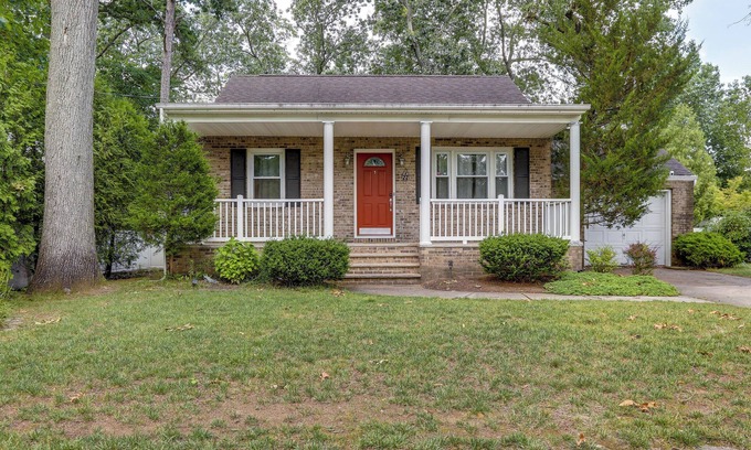 Monroe Township Casa | Charming Monroe Township Home - 13 Mi to RU!