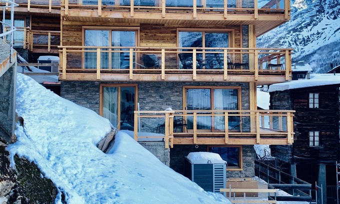 Saas-Fee Chalet De Esquí | Charming mountain Chalet Engedi in village centre with unbeatable glacier views