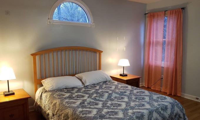 Cheshire Casa | Charming Mountain View Country House close to hiking trails waterfall