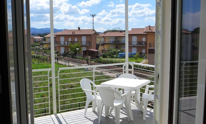 Marina di Castagneto Carducci Apartamento | Charming Newly Built Two Bedroom Apartment in Marina di Castagneto