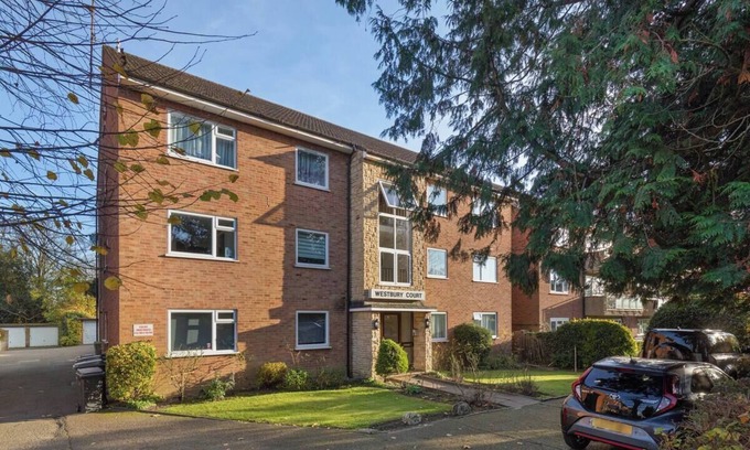 Dudden Hill Apartamento | Charming Oasis/Private Balcony