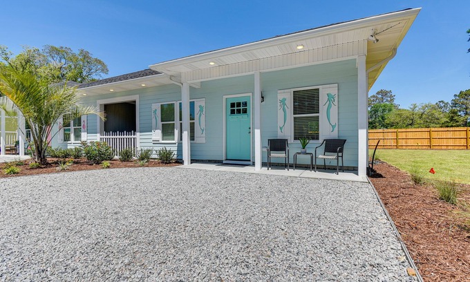 Ocean Isle Beach Casa | Charming Ocean Isle Beach Home ~ 1 Mi to Beach!