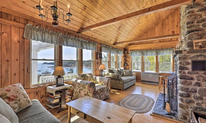 Cutler Cabaña | Charming Ocean-View Cottage By Cutler Harbor