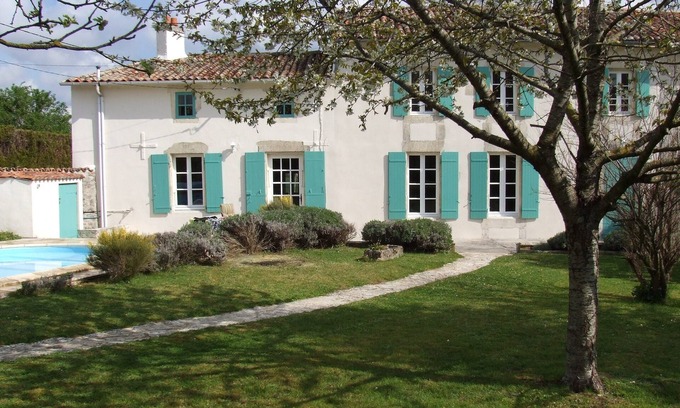 Lozay Casa | Encantadora casa de época con piscina privada climatizada Nr St Jean D'angely, Charente