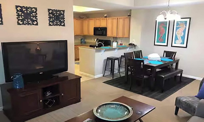 Indian Bayou Condominio | Charming poolside 2-bedroom condo w/fitness room, AC and steps from Destin Fun!