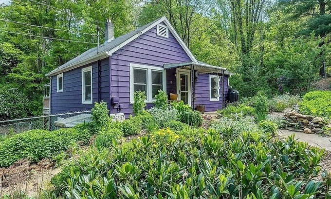 Woodfin Cabaña | Charming Purple Cottage located 10 minutes from Downtown Asheville