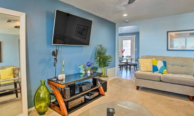 South Oklahoma City Casa | Charming quiet 3-bedroom house in nice neighborhood