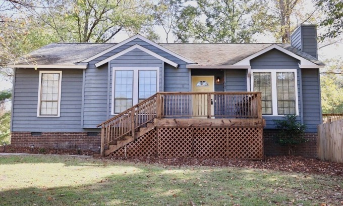 Ogden Casa | Charming, Quiet, Comfortable 2bd/2ba Home in lovely neighborhood EPIC backyard.
