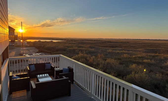 Port Bolivar Casa | Casa Linda y tranquila a 10 minutos de Crystal Beach, capacidad para 6 personas!