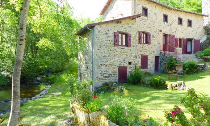 Ferrieres-sur-Sichon Cabaña | Rincón de ensueño en antiguo molino renovado con pesca, naturaleza y comodidades modernas