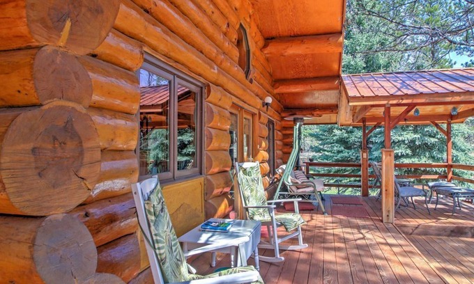 Rapid City Casa | Charming Rapid City Cabin: 15 Mi to Mt. Rushmore!